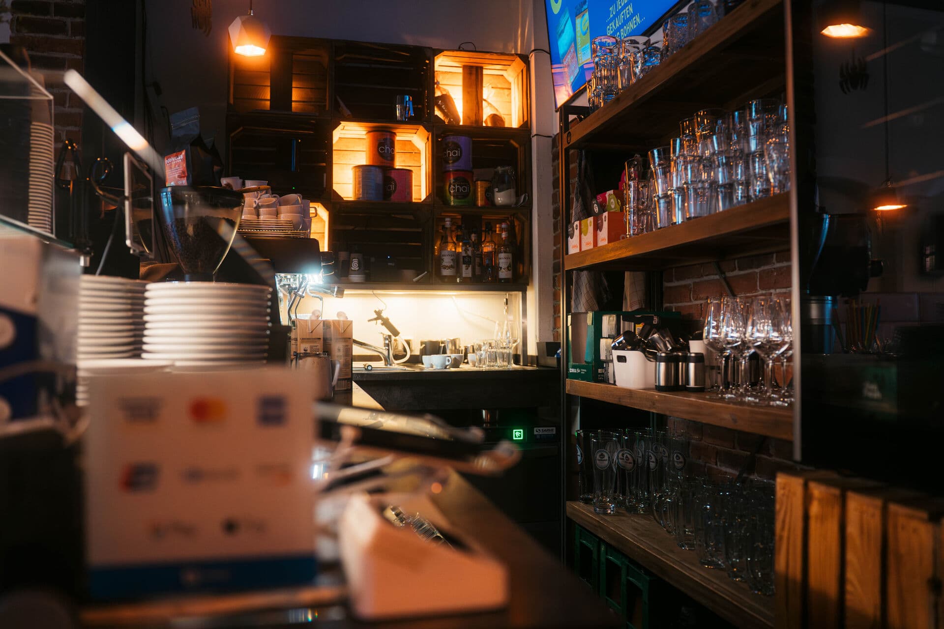 Bar a kávový pult v kavárně Edelweiss